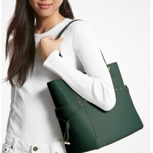 MICHAEL KORS NWT Women's Voyager Medium Saffiano Leather Tote Bag Moss Green